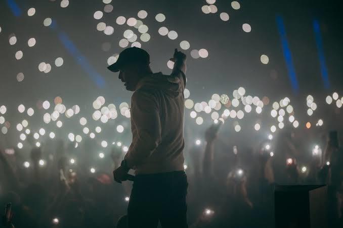 Size ücretsiz bir konser daha vereyim mi?