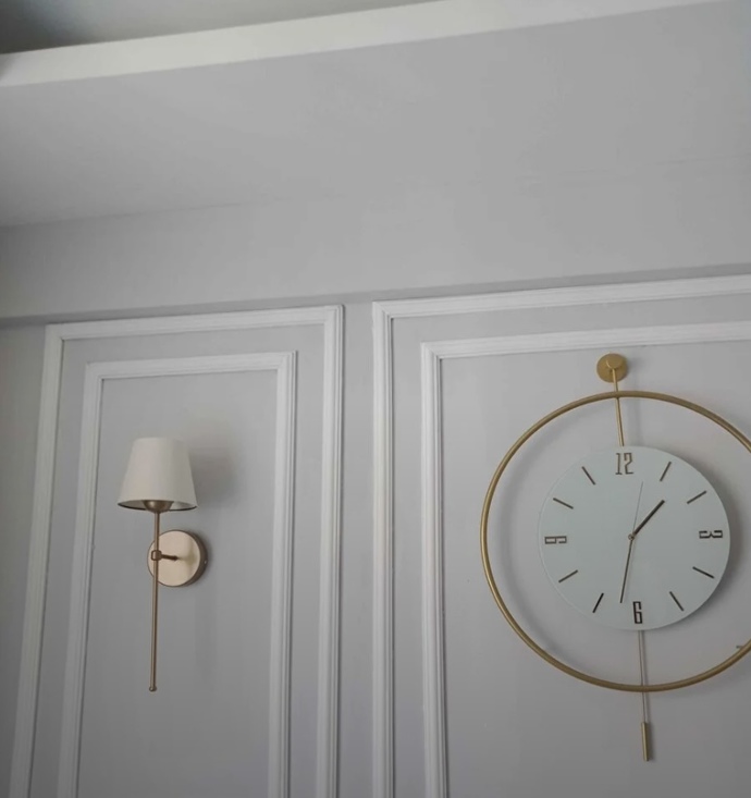 Hangisi sizce aplik mi koymalıyım saatin yanına yoksa küçük bir tablo mu?