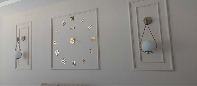 Hangisi sizce aplik mi koymalıyım saatin yanına yoksa küçük bir tablo mu?