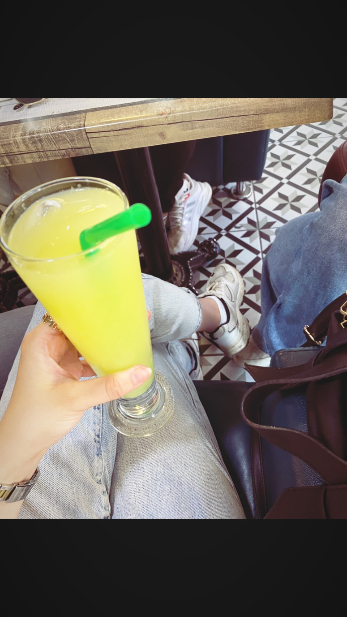 Kime limonata ısmarlayayım?