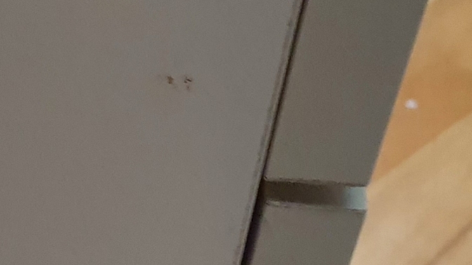 Çalışma masamın çekmecesi tam kapanmıyor aralığı çok mu?
