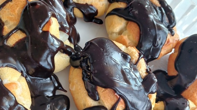 Poğaçalarım ayy profiterollerim nasıl olmuş?