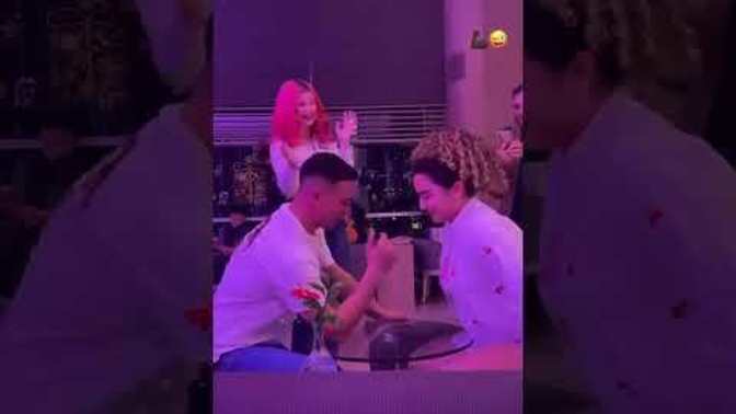 Kız arkadaşım erkek arkadaşımı bilek güreşinde rezil etti?