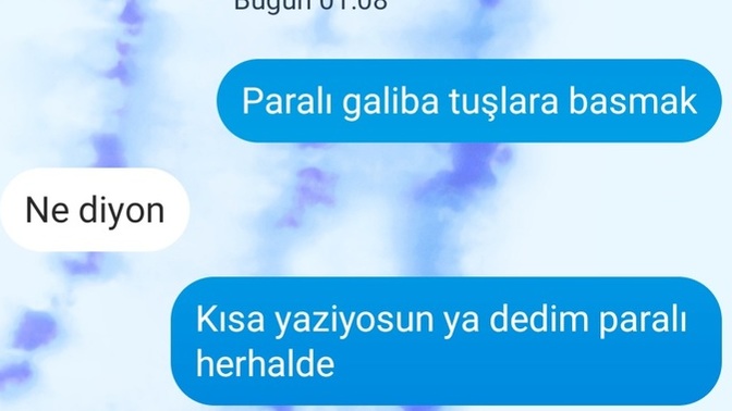 Bana karşı tiripli mi sizce?