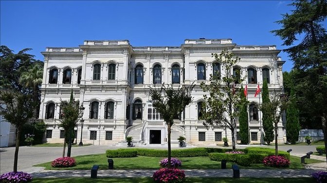Restorasyonu biten Osmanlı Devleti'nin son sarayı olan Yıldız Sarayı, bugün ziyarete açılacak. Ziyaret edecek misiniz?