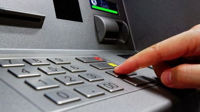 Microsoft sorunu nedeniyle İstanbul'da vatandaşlar ATM'lerden para çekimi yapamadı. Siz de sorun yaşadınız mı?