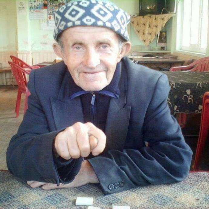 Kızlar fotoğraf atmaktan yoruldu. Erkekler neden hep fotoğraf istiyorlar?