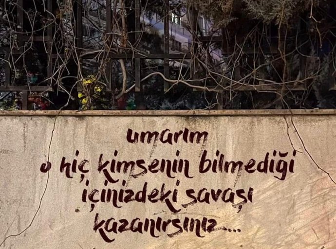 Susmuş bir insanı kim yenebilir ki?