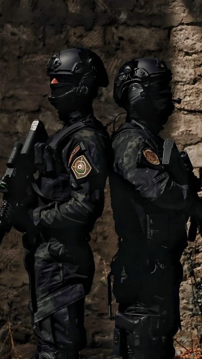 Bazen dizilerde parali asker oyuncular görüyorum peki gercek asker ile dizilerdeki parali asker bir mi?