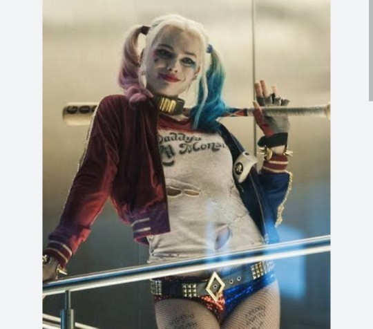 Harley Quinn ile beyzbol ⚾ maçı yapmak ister miydiniz?