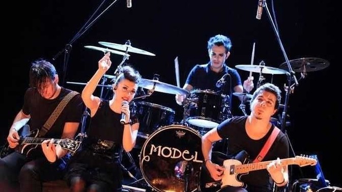 Model grubunun en sevdiğiniz şarkısı hangisi?