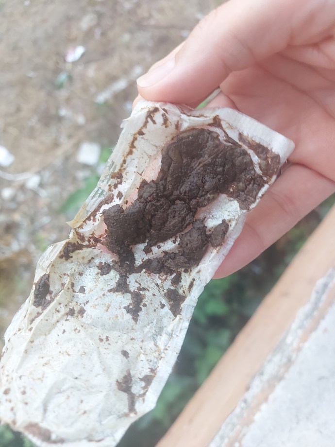 Bu poşetin içindeki şey büyü mü , başka bir şey mi?