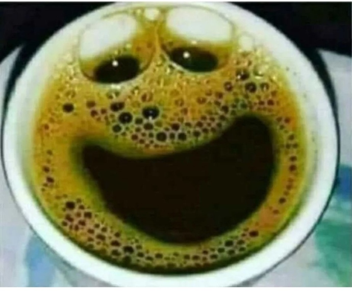Benden daha keyifli çıkmış kahvemi yudumlarken sizi dinliyorum 🤭🤭 kötü yorum yaparken ROZ YANİ BEN SİZE NE DİYORUM SİZCE İÇİMDEN?