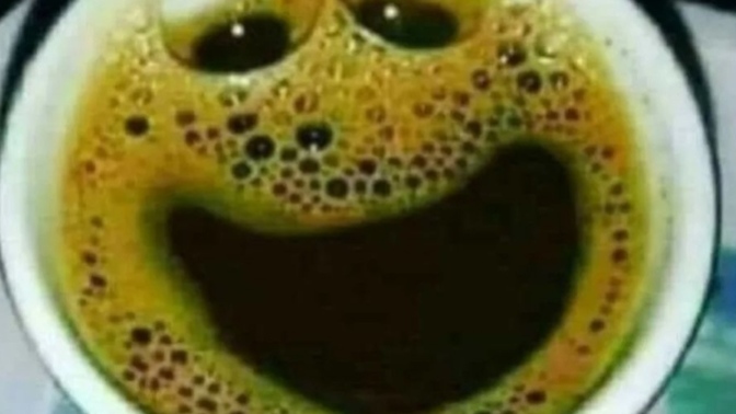 Benden daha keyifli çıkmış kahvemi yudumlarken sizi dinliyorum 🤭🤭 kötü yorum yaparken ROZ YANİ BEN SİZE NE DİYORUM SİZCE İÇİMDEN?