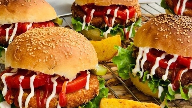 Tüm stresinizi etkisiz hâle getiren favori fastfood tercihiniz hangisi 😋?