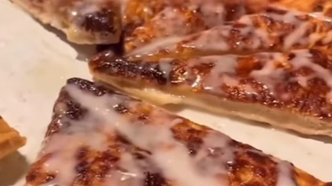 Pizza siparişi verdim 1.5 saat geç geldi sanırım peynirin erimesini beklediler değil mi?