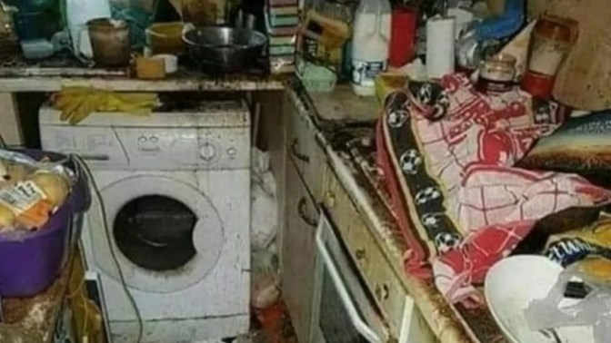 Mutfağa halı alacamda, ne renk alsam karar veremedim🤭bide siz bakın hangi renk uyumlu olur sizce bu mutfağa 🤗🤗?