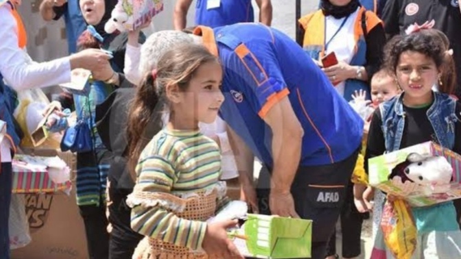 KS deprem bölgesindeki depremzedeler için bir yardım kampanyası düzenlese ne yardımında bulunurdun?