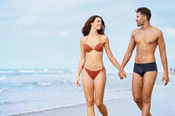 İç çamaşır ile görünmek utanç verici olarak değerlendirilirken bikini/Mayo ile görünmek utanç verici olarak değerlendirilmez?