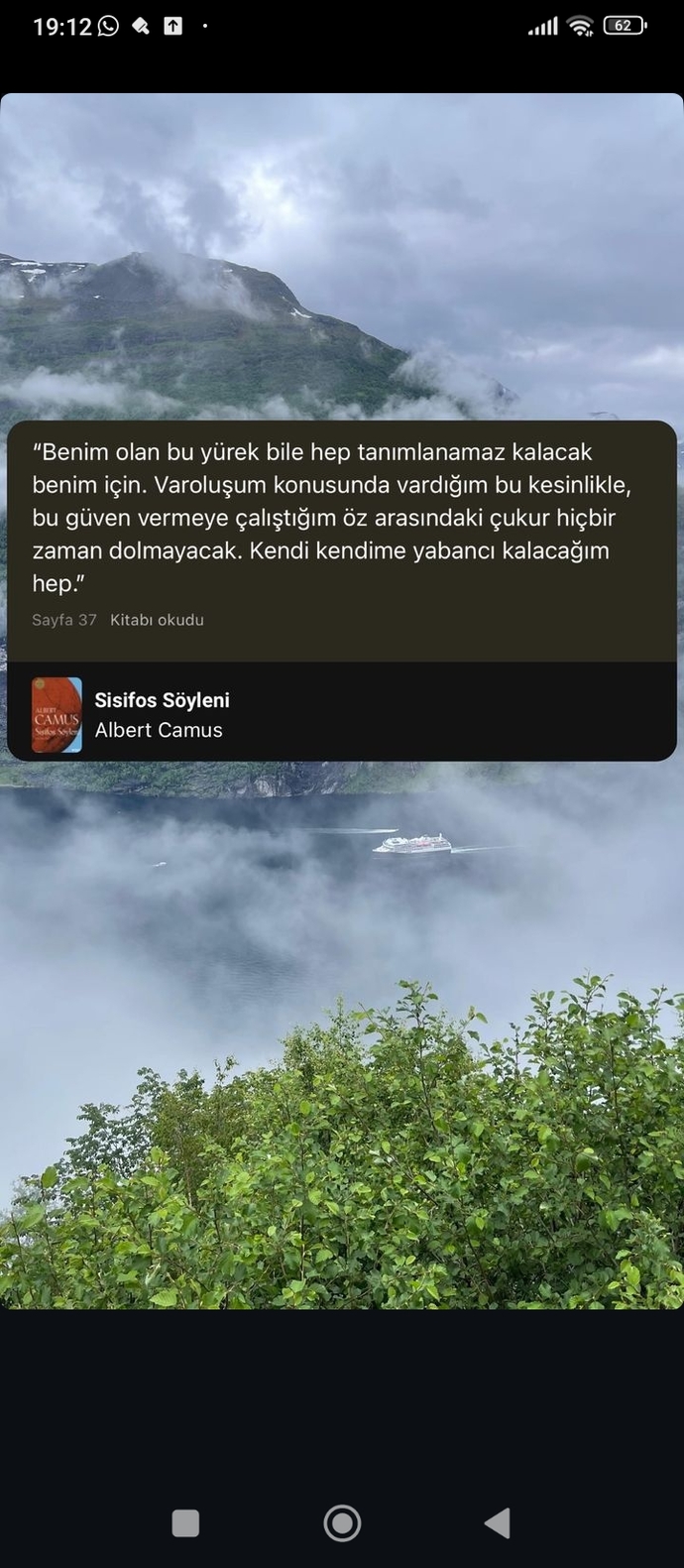 Bu ben de kim aynada bakıştığım...