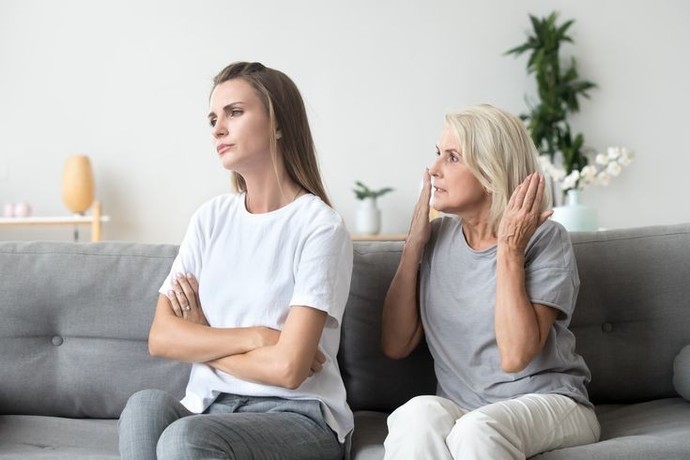 Ebeveyn olarak çocuklarınıza aile bireyleri veya geçmişteki sıkıntılar vs konularında dert yakınıyor musunuz?