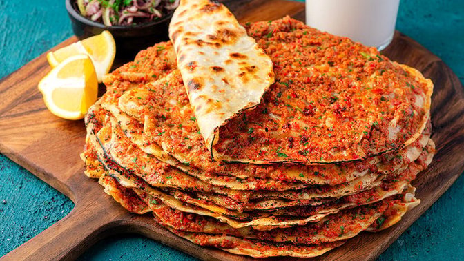 Sitede birlikte lahmacun yemek istediğim biri var. Soruma gelirse açılayım mı? Sizin de var mı?
