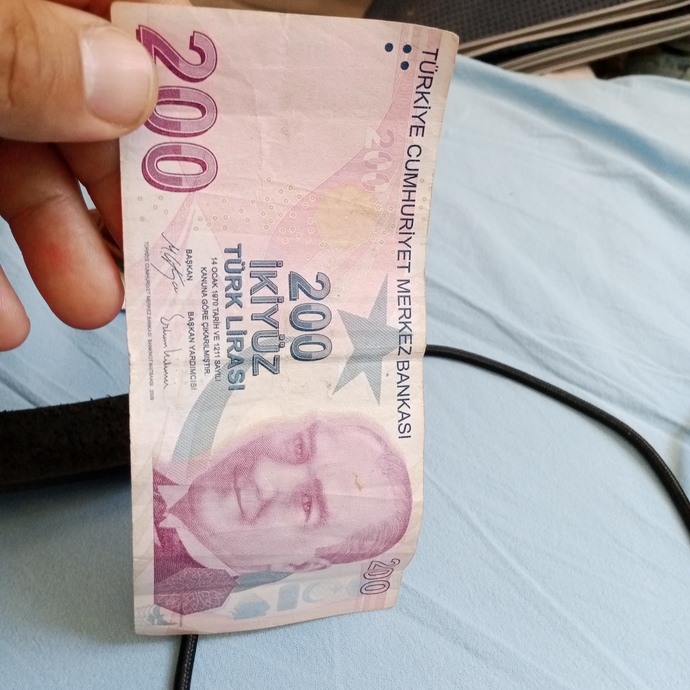 200 liraya ne alınır?
