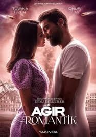 Arkadaşlar netflix romantik bir film arıyorum. Aşk filmi olsun önerir misiniz?