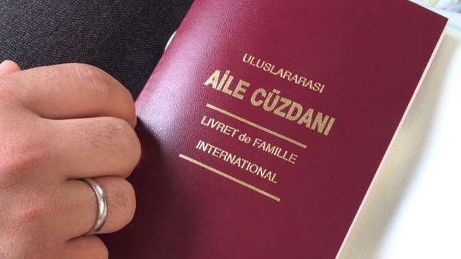 Soyadı düzenlemesiyle kadınlar evlendikten sonra bekarlık soyadını tek başına kullanabilecekmiş. Siz bu duruma nasıl bakıyorsunuz?