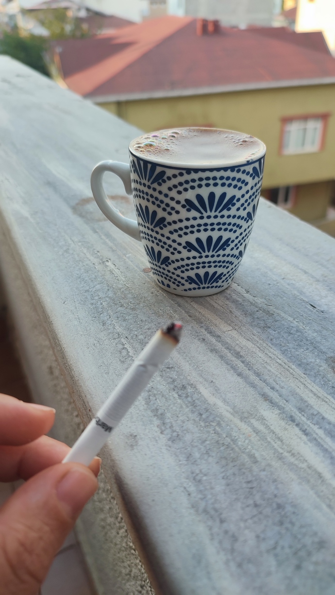 🚬☕🎶