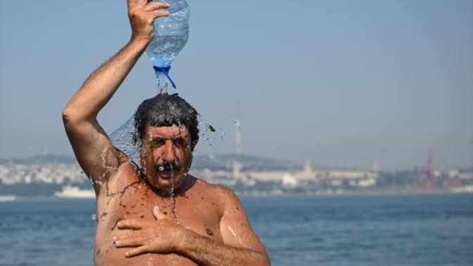 Bu kadar sıcak havada dışarı çıkar mısınız?
