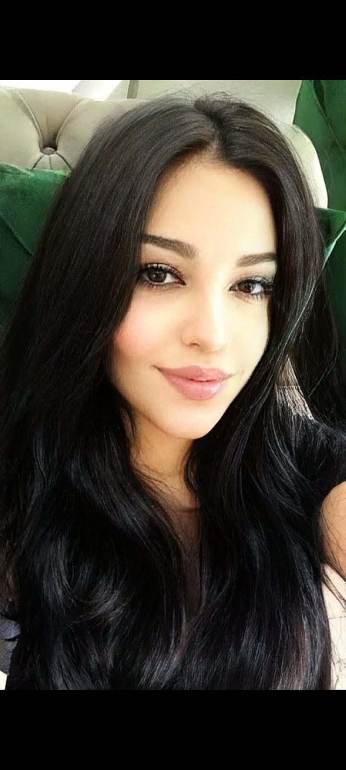 Fotomu Faceapp uygulamasıyla kız yapıp Instagram açmıştım bi ara dayı kandırmak için. Bu fotoya bile yürüyen birsürü abaza olmuştu