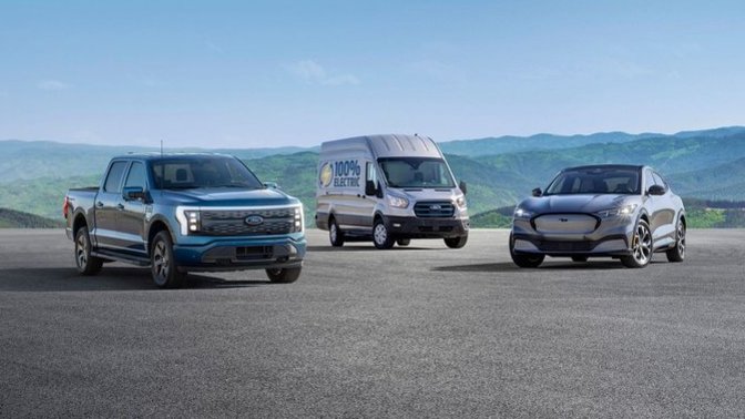 Ford, talep olmadığı için 2030 itibarıyla Avrupa'da tamamen elektrikli araç satma planından vazgeçti. Elektrikli araba tercih edil?