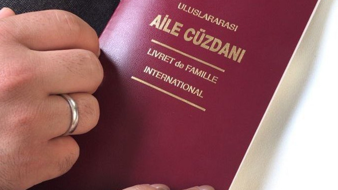 Soyadı düzenlemesi 9. Yargı Paketi'nden çıkarıldı. Kadınlar evlendikten sonra soyadını tek başına kullanabilecek. Ne düşüyorsunuz?