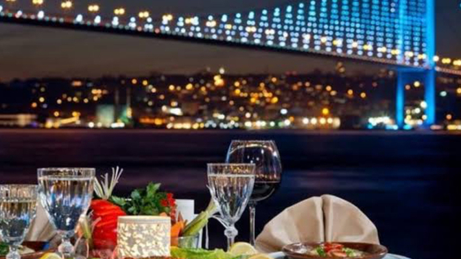 Dışarıda mı evde mi yemek yemek sizi mutlu eder?