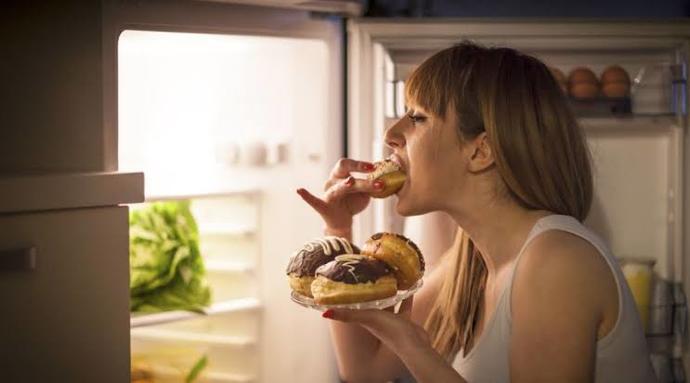 Gece buzdolabı mesaisine çıkıyor musunuz?