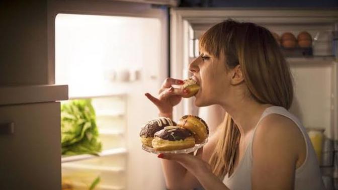 Gece buzdolabı mesaisine çıkıyor musunuz?