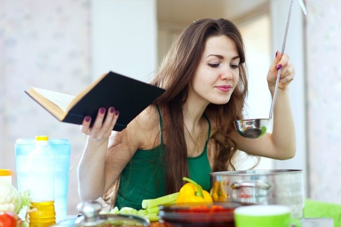 Yemek yapmayı bilmeyen kadın evde kalır mı?