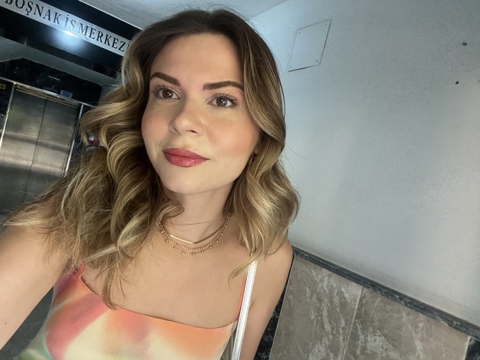 Kaşlarım nasıl olmuş koyu mu sizce?