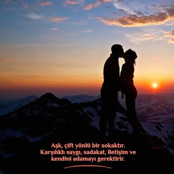 Aşkı ifade etmenin en iyi yolu sence ne?