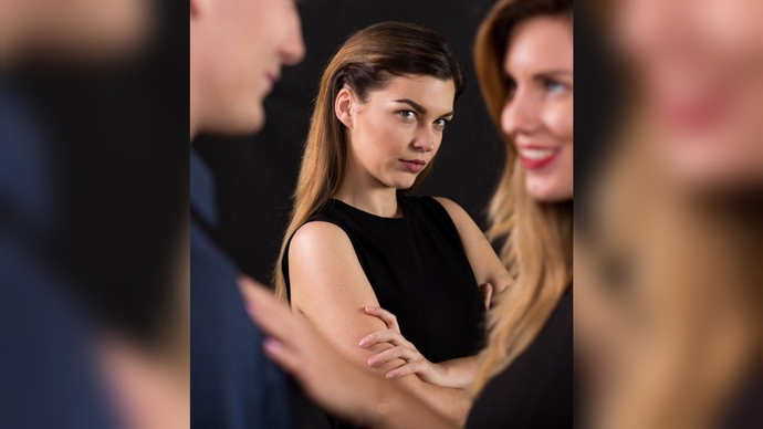 Kıskançlık ilişkinin tuzu biberi mi, yoksa huzursuzluğun kaynağı mı?