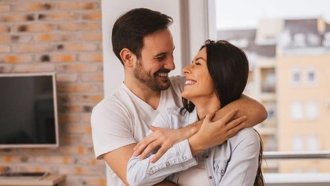 Hanımcı erkekler mi yoksa daha dominant erkekler mi daha çekici?