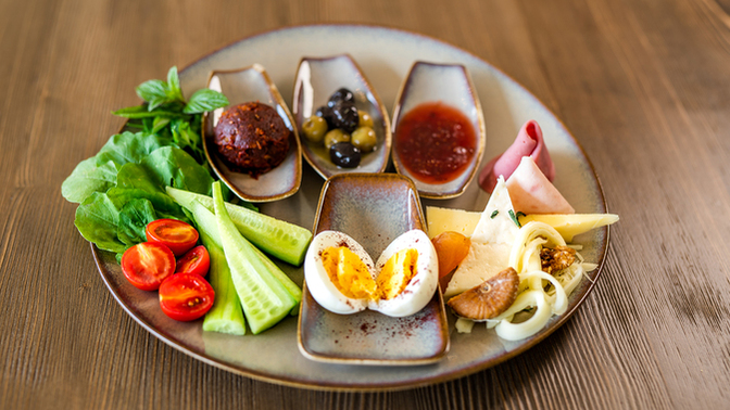 Sabah kahvaltı yapmadan güne başlayamıyorum. Siz de böyle misiniz, kahvaltıda olmazsa olmazınız nedir?