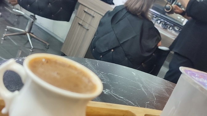 Kadınlar sevgilisinden ayrıldıktan sonra acısını saçlarından mı çıkarıyor?