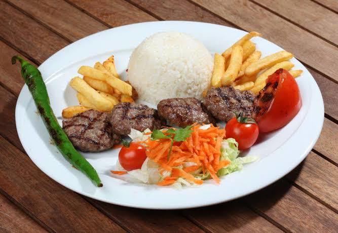 Köfte pilav mı köfte patates mi?