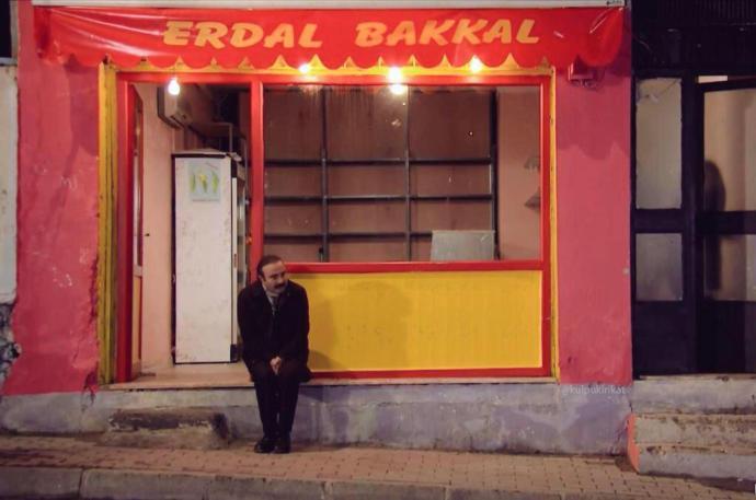 Yalnızlığı anlatın desem. Dudaklarınızdan neler dökülürdü?
