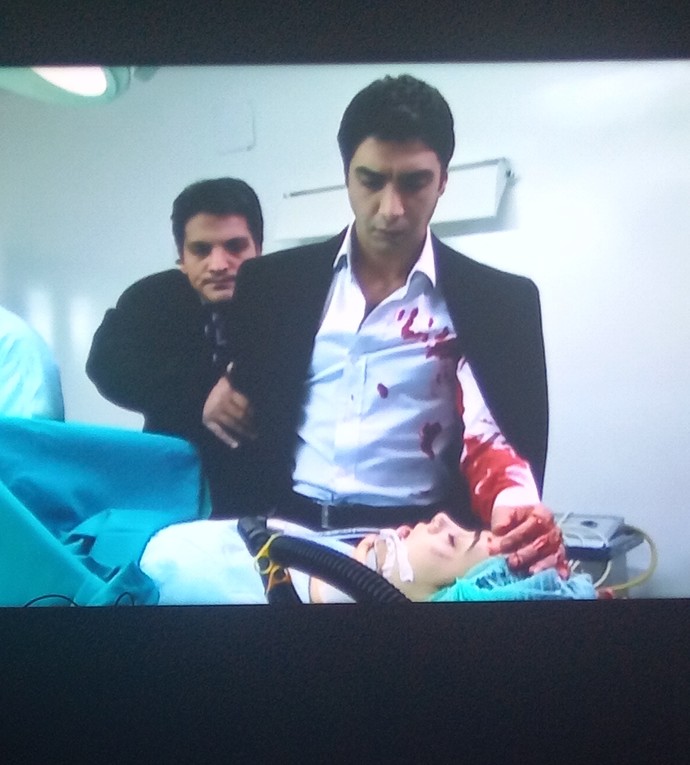 Ben şu an Kurtlar Vadisi izliyorum! Siz, ne izliyorsunuz?