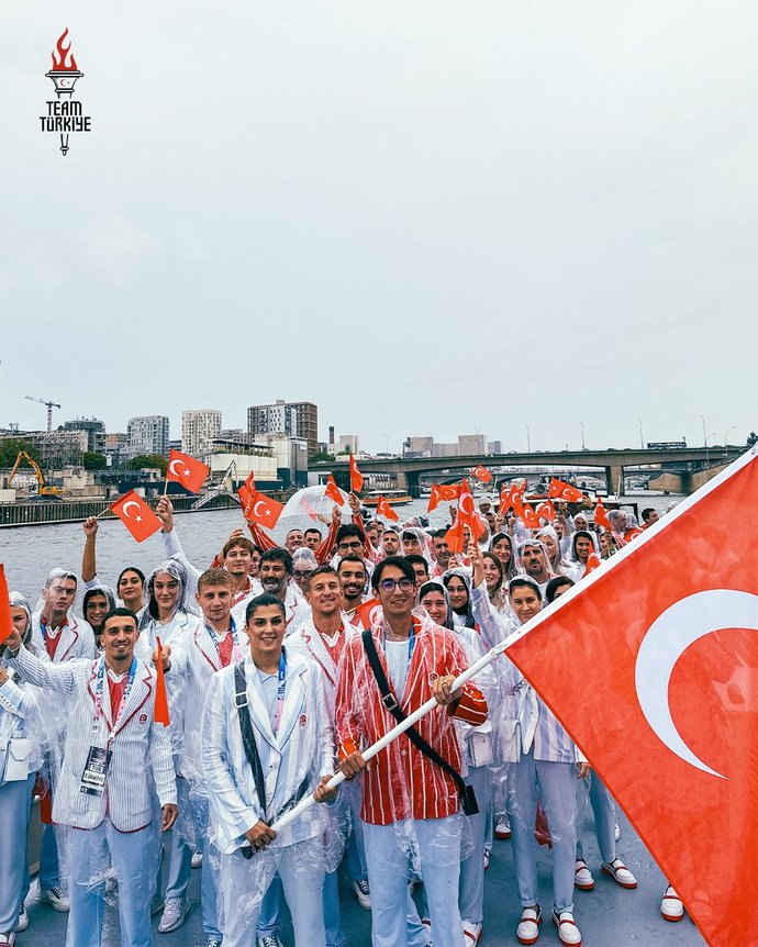 Türkiye, #Paris2024 Olimpiyatlarına giriş yaptı. #OlimpiyatOyunları nasıl sonuçlanır sizce?