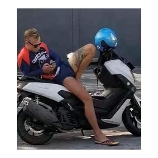 Ilk ne gördün fotoda?