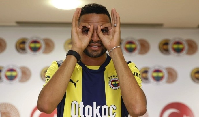 Sizce yeni sezonda Süper Lige hangi golcü damga vuracaktır?